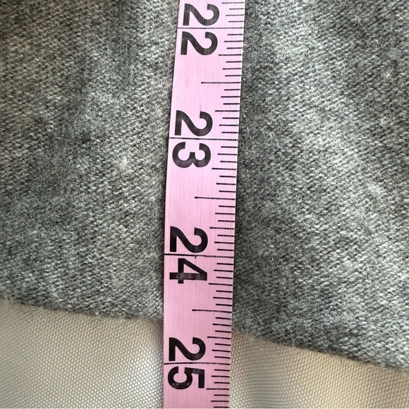 Banana Republic wool Cashmere blend Grey Cardigan Sweater size M - Picture 9 of 9